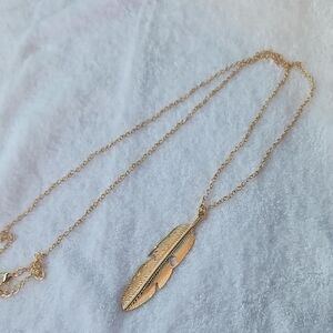 Elegant Gold Feather Necklace
